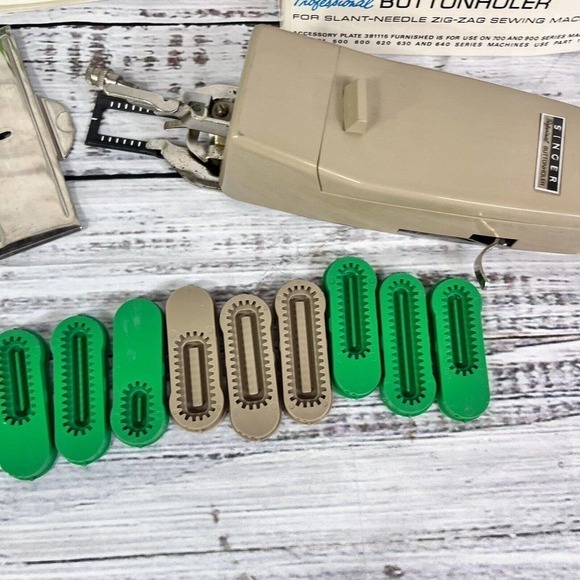 SINGER Professional Buttonholer 20 Cams 381116 for Slant 0 Matic Zig Zag Machine - Picture 9 of 16